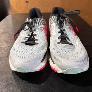 New Balance Kids' Sneakers in Gray and Pink